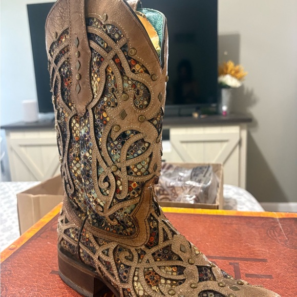 Corral Brown and Multicolor Embellished Boot Decor used only once - Picture 2 of 6